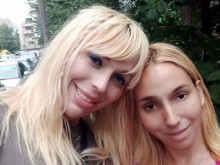 Емили и Мелиса стават водещи на шоу по голяма българска телевизия