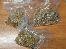 Митничари откриха над 7.5 кг контрабандни златни и сребърни накити