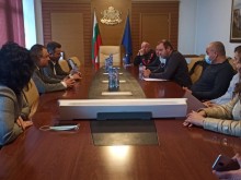 Министърът на земеделието: Държавата ще използва всички възможности, за да защити българските производители