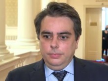 Василев отговори на Радев: Намаляването на ДДС няма да намали цената на хляба