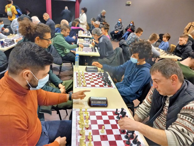 Над  200 шахматисти от България Северна Македония Турция Гърция и