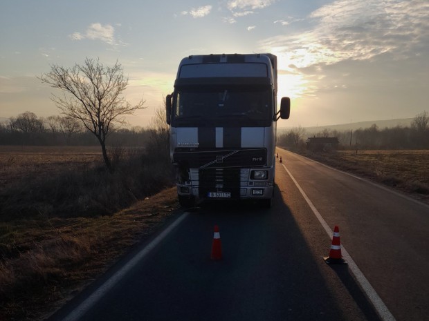 Тежко ПТП е  възникнало около 06 35 часа по пътя Руен