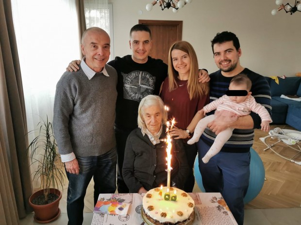 Майката на известният вирусолог доц Атанас Мангъров навърши 100 г