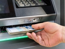 Още 3 големи банки въведоха такса за теглене от собствен банкомат