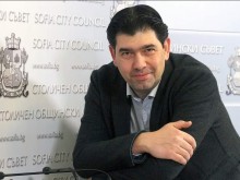 Иван Таков сяда на стола на Калоян Паргов