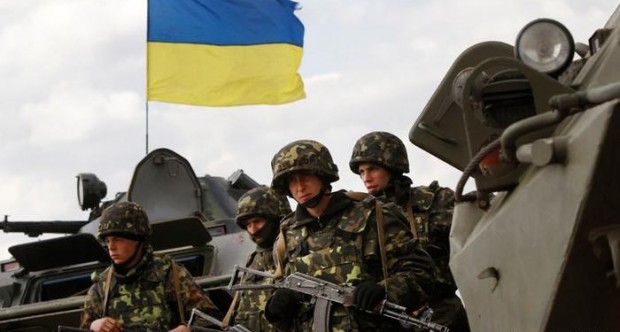 Проруските сепаратисти в Донбас поставят артилерия и бронираната си техника