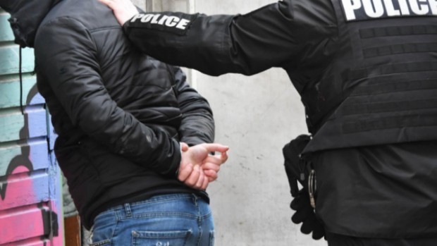 В резултат на предприети незабавни полицейски действия вчера е задържан 43 годишен варненец