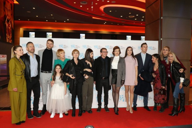 Актьорският състав и творческият екип на най-новия български сериал Лъжите