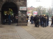 Обещаха специално бюро за издаване на карти за учащи