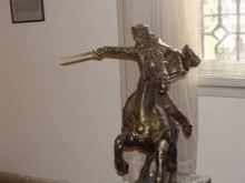 Близо два милиона за паметник на цар Симеон, а за Източната порта няма 