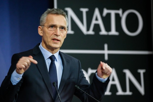 НАТО няма военни части в Украйна и не планираме да