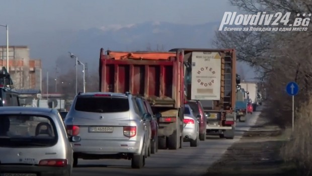 Брутална тапа се е образувала на Околовръстното шосе на Пловдив