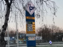 Снимка от бензиностанция взриви мрежата: След 10 дни всичко ще е над 3 лева!