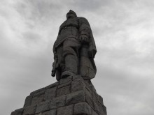 Альоша не може да бъде демонтиран, обясниха защо - има договор