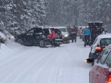 Снежен ад по пътя Пампорово-Пловдив