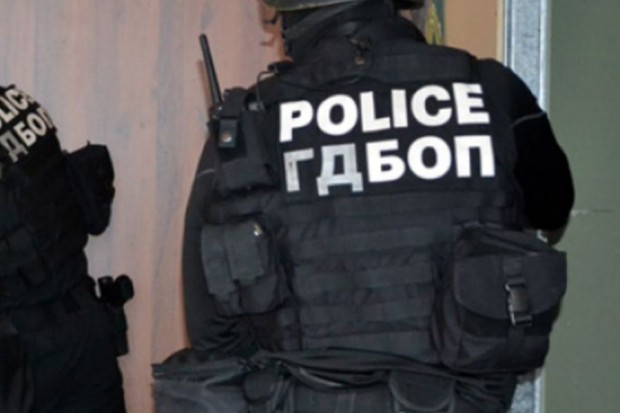 Служители на ГДБОП провеждат специализирана полицейска операция за противодействие на нелегалната миграция