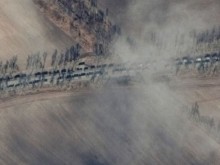 Руски военен конвой, дълъг 64 км, настъпва към украинската столица