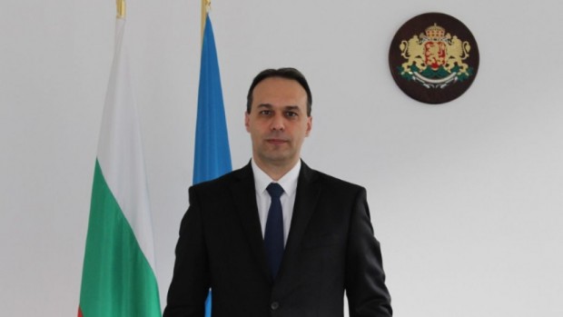 Новото предложение на кабинета за министър на отбранта е Драгомир Заков.