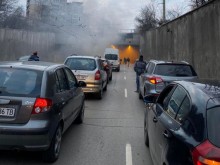 Автомобил се запали в тунел в София