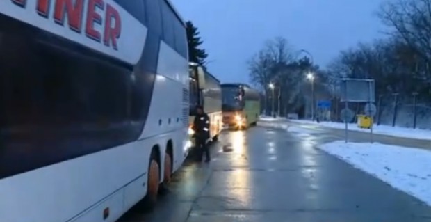 190 евакуирани души от Киев пристигнаха рано тази сутрин в