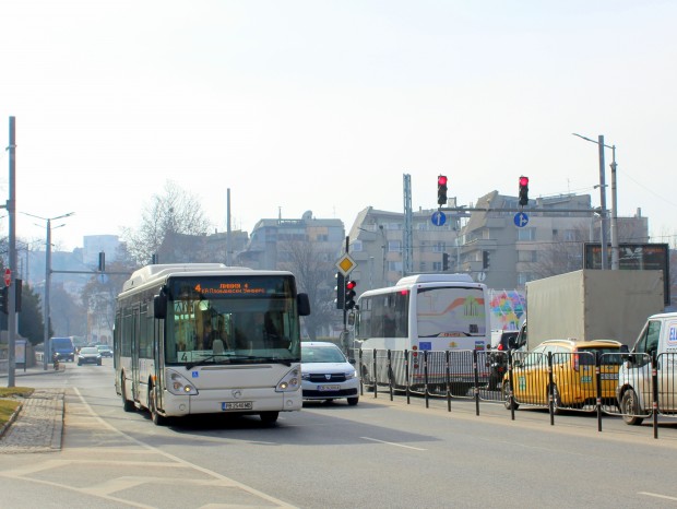 С празнично разписание ще се движат на 3 март автобусите