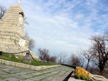 Почистиха пътеките на Бунарджика за 3 март