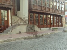 Джумая джамия осъмна нашарена със срамни надписи и символи