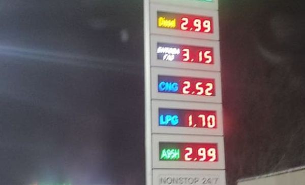 Читатели на Plovdiv24.bg съобщават за големи опашки пред бензиностанциите в