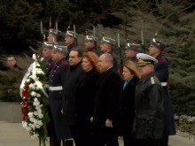 Започна тържествената церемония по случай 3 март в София
