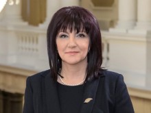 Цвета Караянчева осъди канонадата от снежни топки на Шипка, но заяви: Който сее ветрове, жъне бури!