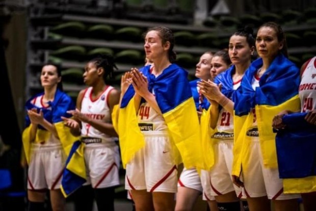 Женският баскетболен отбор от Украйна Прометей е настанен в Младежкия