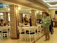 Хотелиери вече молят приютени бежанци да напуснат