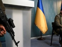 Странна снимка на Зеленски от бункера придизвика много въпроси