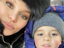 ДесиСлава се щракна със сина си и предизвика много вълнения сред феновете си