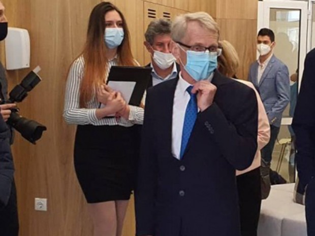 Министър Николай Денков е изпратил писмо до Министерство на здравеопазването