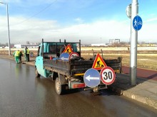 Почистването на дъждоприемните шахти в Пловдив продължава по график