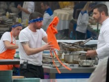 Напрежение в "Hell’s Kitchen"! Двама не издържаха на стреса и си тръгнаха