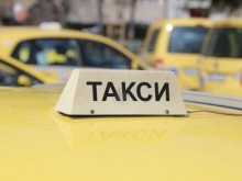 Грозни сцени в Родопите, наритаха две таксита