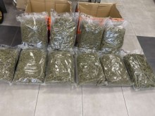 Над 18 кг марихуана задържаха митнически служители в две международни куриерски пратки