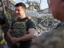 Зеленски поздрави журналистката, която в ефир протестира срещу войната