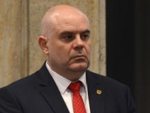 Гешев с нов подход - иска дебат, на който ще покани двама