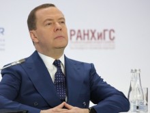 Медведев: Русия ще постави всички наши нагли врагове на мястото им
