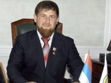 Рамазан Кадиров се тагва от Украйна, но телефонът му показва друго