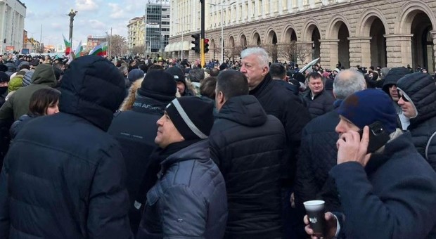 Кметът на Пловдив и силна пловдивска група участват в протеста