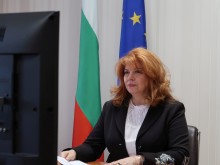 Вицепрезидентът към лекари: Нямате работно време, винаги сте на първа линия