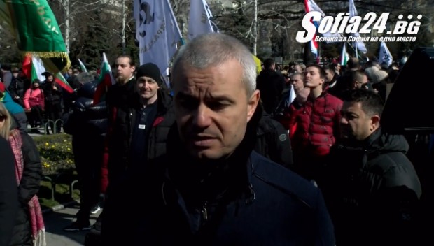 Костадинов: САЩ са готови да водят тази война до последния украинец, а може би и до последния българин