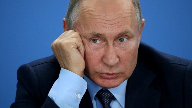 Около 1000 членове на персонала на руския президент Владимир Путин са