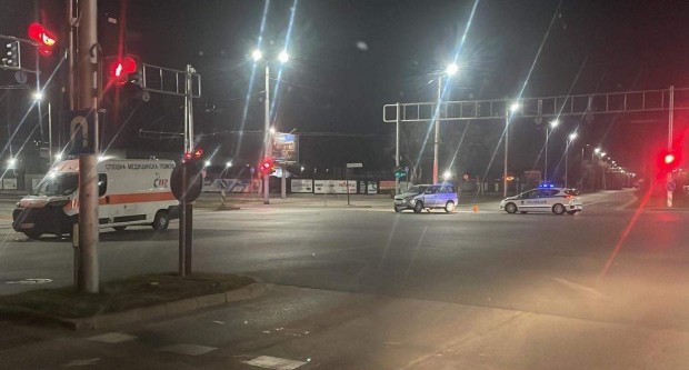Произшествието възникнало около 21 30 ч на кръстовище между бул