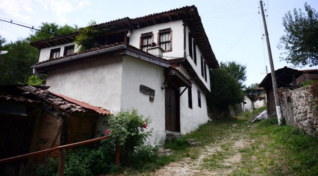 Нараства интересът към селските къщи в районите около София Пловдив