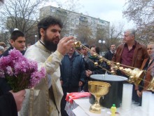 Курбан и дрехи раздадоха в "Западен" на Никулден